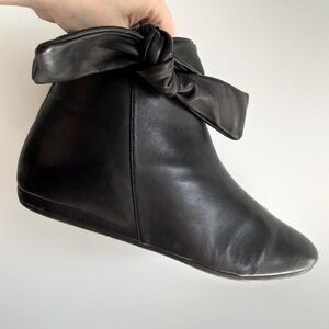 Amalfi Rangoni Italian Genuine Lamb Leather Black Ankle Booties Size 8.5